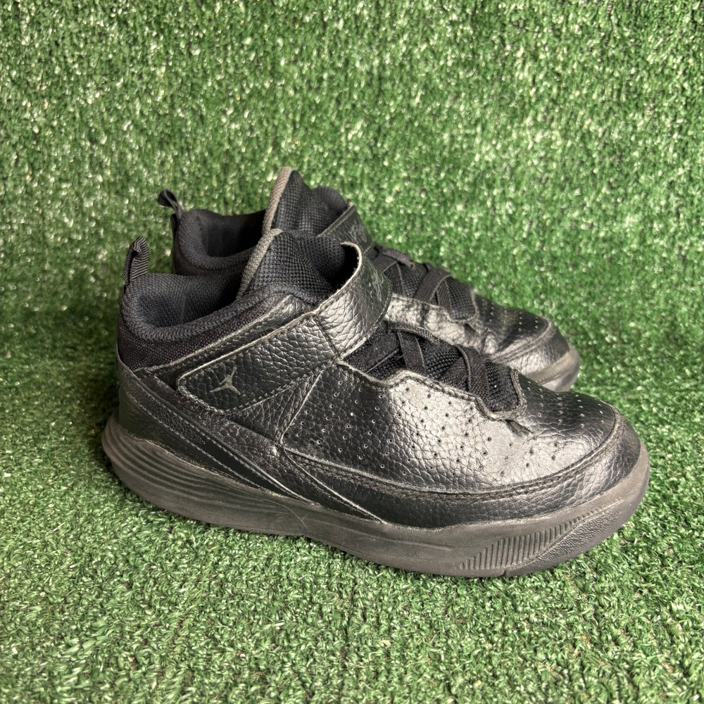 Jordan Max Aura 5 Hook & Loop Leather Athletic Basketball Sneaker Black Youth 1Y